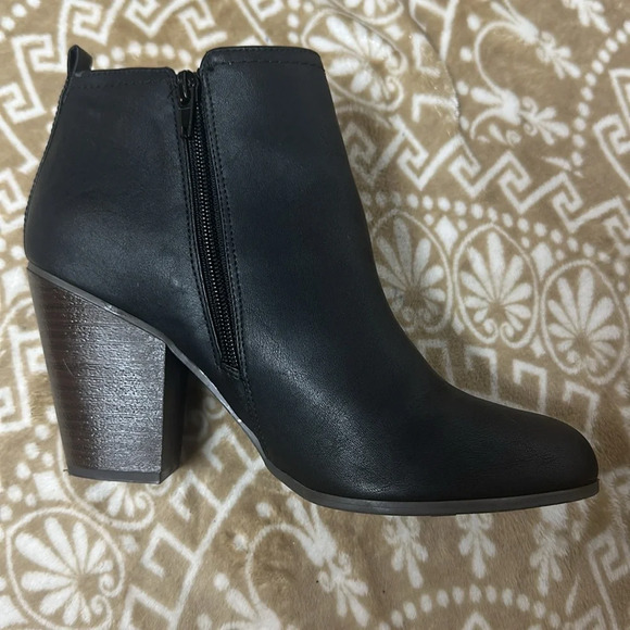 Fergalicious Petey Gore Side Ankle Boot 10 M - Picture 2 of 10